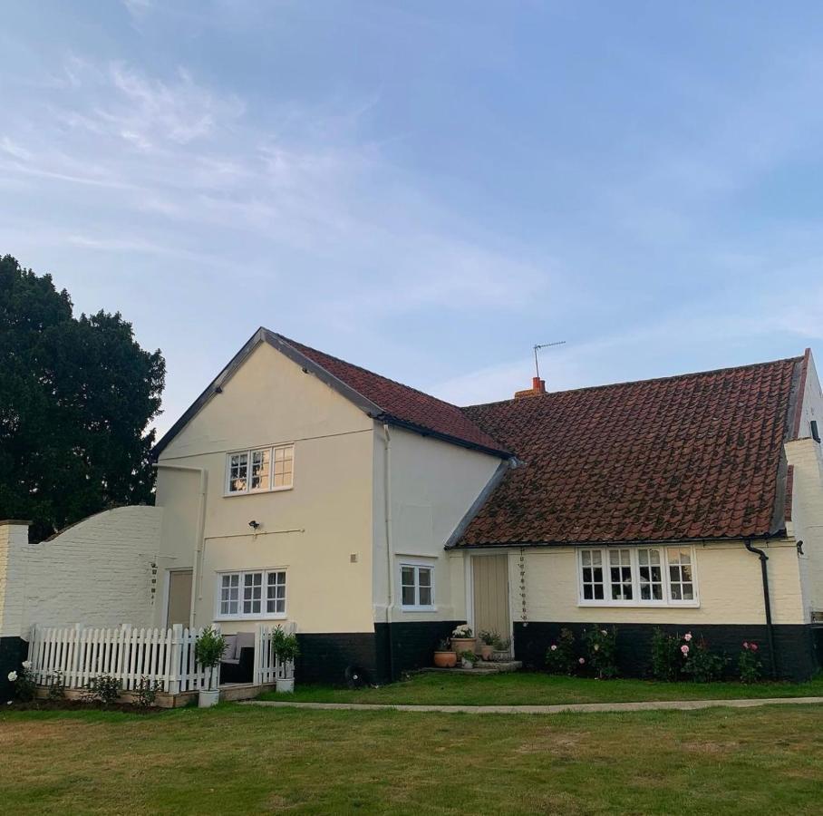 Church Farm Bed & Breakfast Thurlton Exterior photo